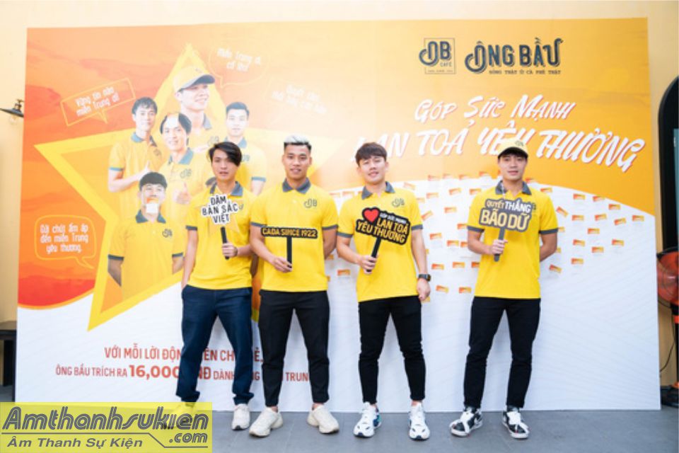 Các cầu thủ tham dự chương trình